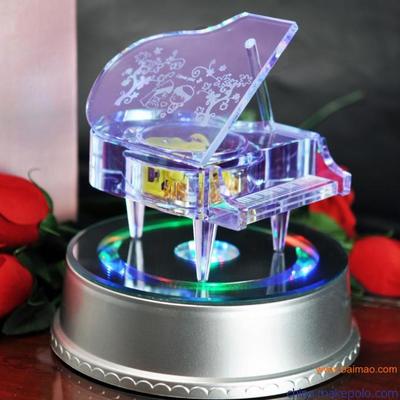 水晶鋼琴定做之美 廣州夢煥工藝美術(shù)品的匠心之作