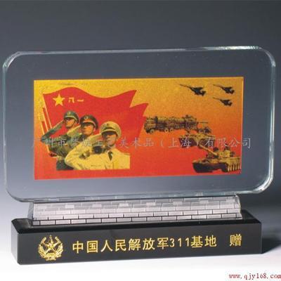 水晶紀念品 凝固時光的匠心藝術，如何選擇專業定制廠家？